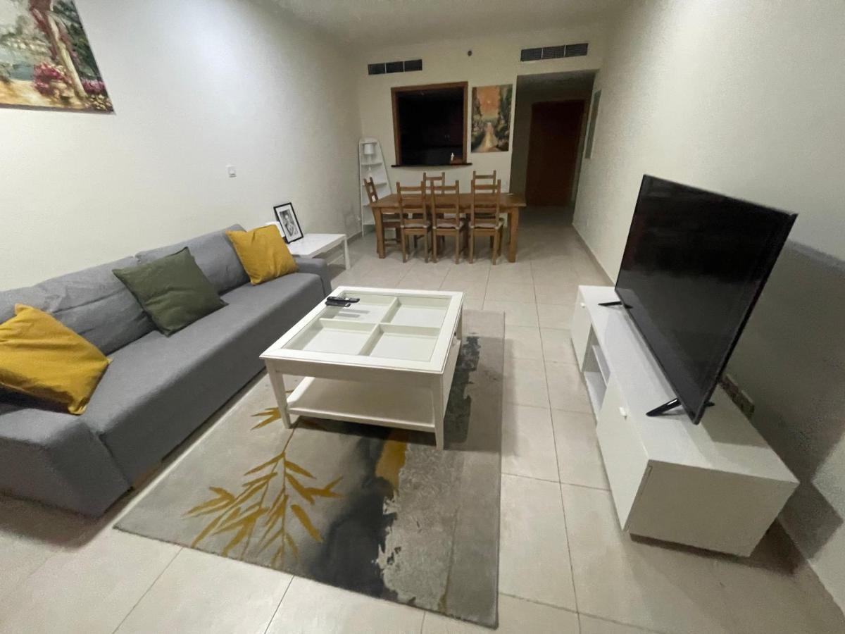 דובאי Metro Premium Location Spacious 2 Bedroom Apartment Right Next To The Metro מראה חיצוני תמונה